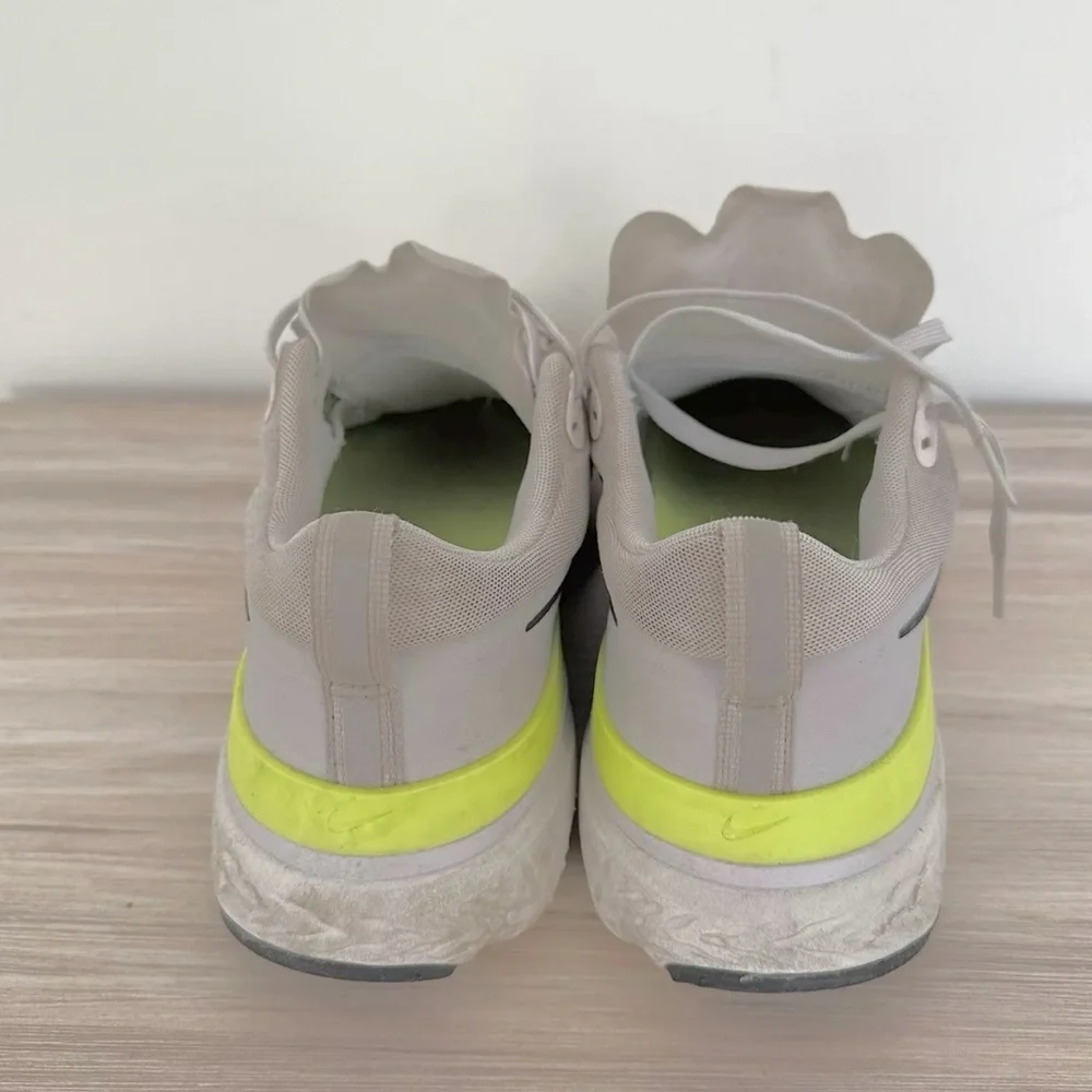 Nike React Miler Grey‎ Fog Volt size 10